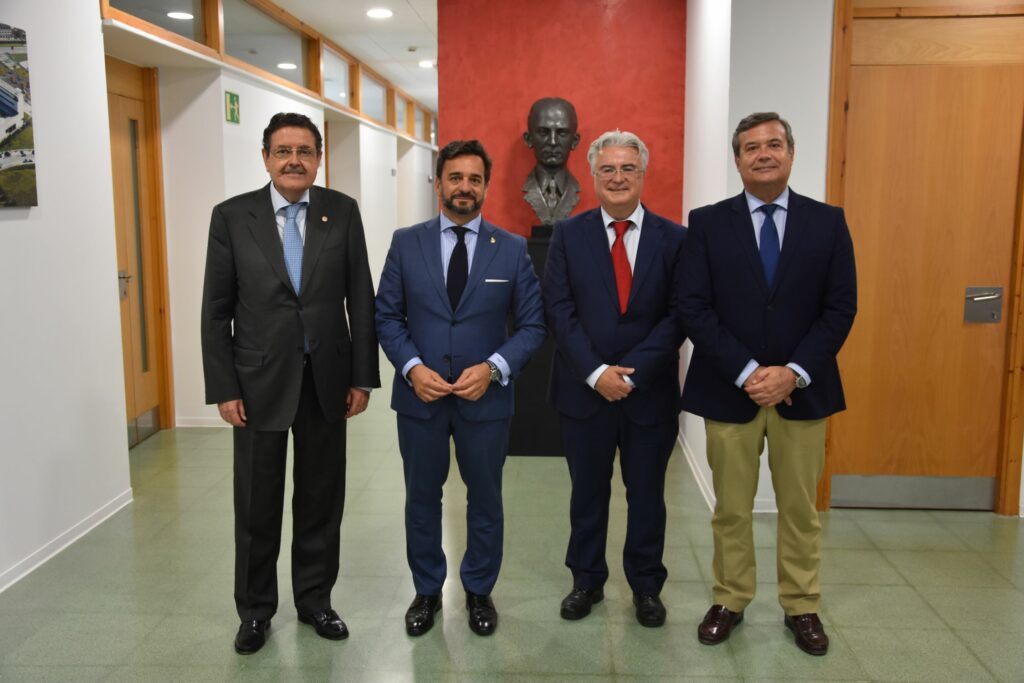1 DSC 7653 1 &bull; El consejero de Educación y Deportes, Manuel Alejandro Cardenete, visita el Campus CEU Andalucía