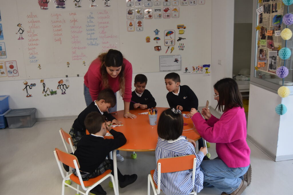1 DSC 7779 • Los alumnos de Educación Infantil del Colegio CEU San Pablo Sevilla participan en unos talleres didácticos organizados por el CEU FP Sevilla