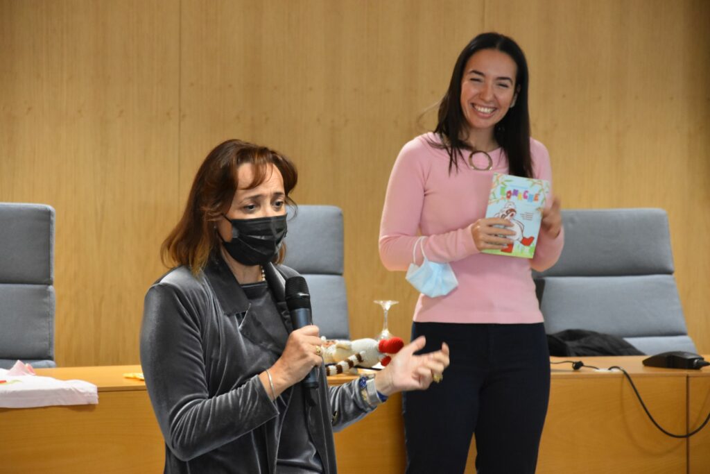 1 DSC 8083 &bull; Alumnos del Colegio CEU San Pablo Sevilla participan en un cuentacuentos con la autora de Komache, María Graciani