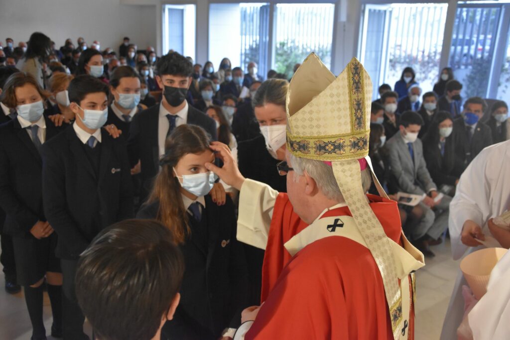 1 DSC 8169 &bull; Alumnos del Colegio CEU San Pablo Sevilla reciben el sacramento de la confirmación