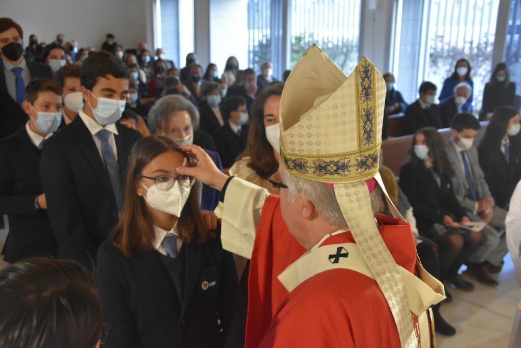 1 DSC 8182 &bull; Alumnos del Colegio CEU San Pablo Sevilla reciben el sacramento de la confirmación