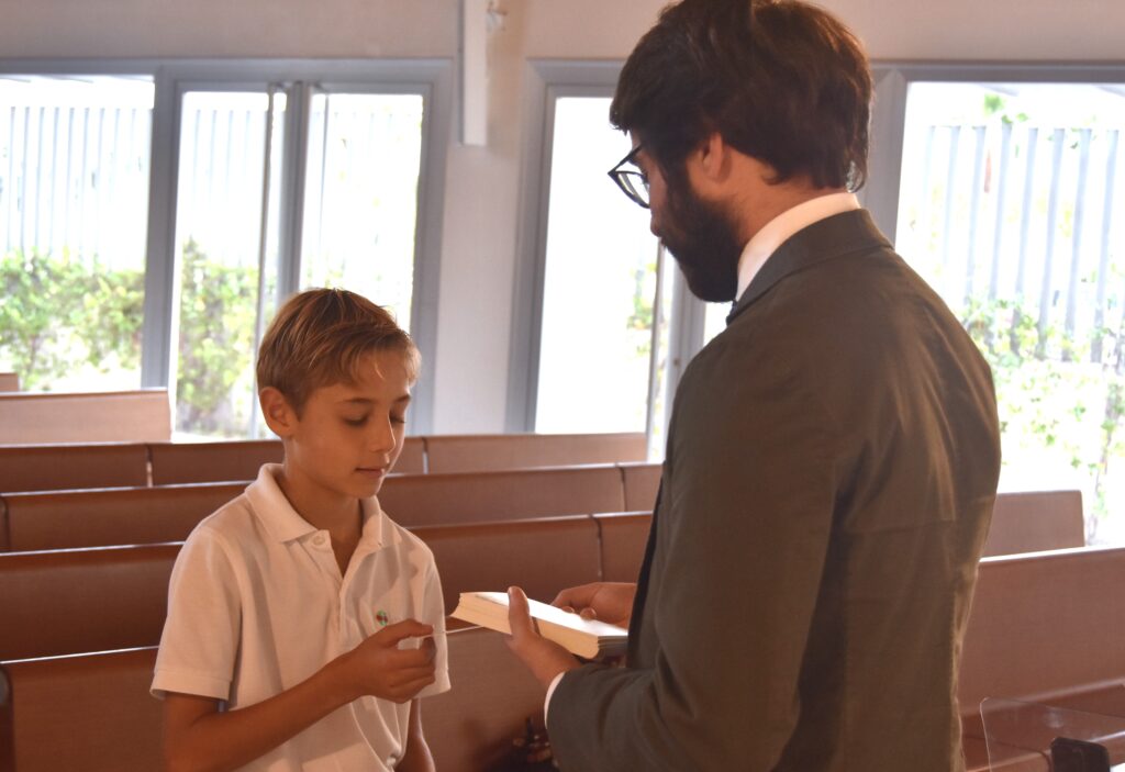 1 DSC 9143 &bull; Alumnos del Colegio CEU San Pablo Sevilla participan en los Ritos de Iniciación a la catequesis