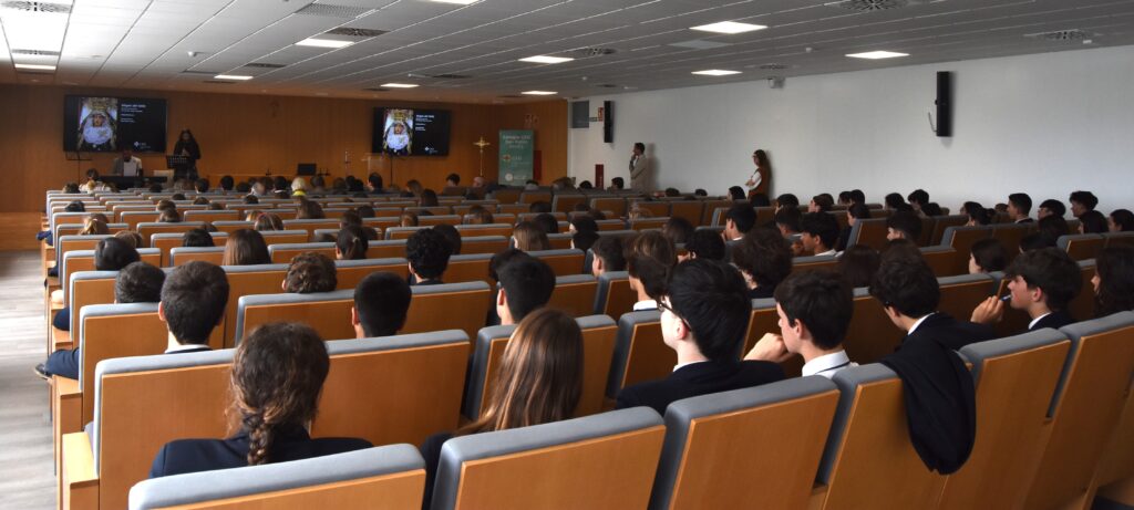 1 DSC 9807 &bull; El Colegio CEU San Pablo Sevilla celebra el acto de Pregón de Semana Santa 2024