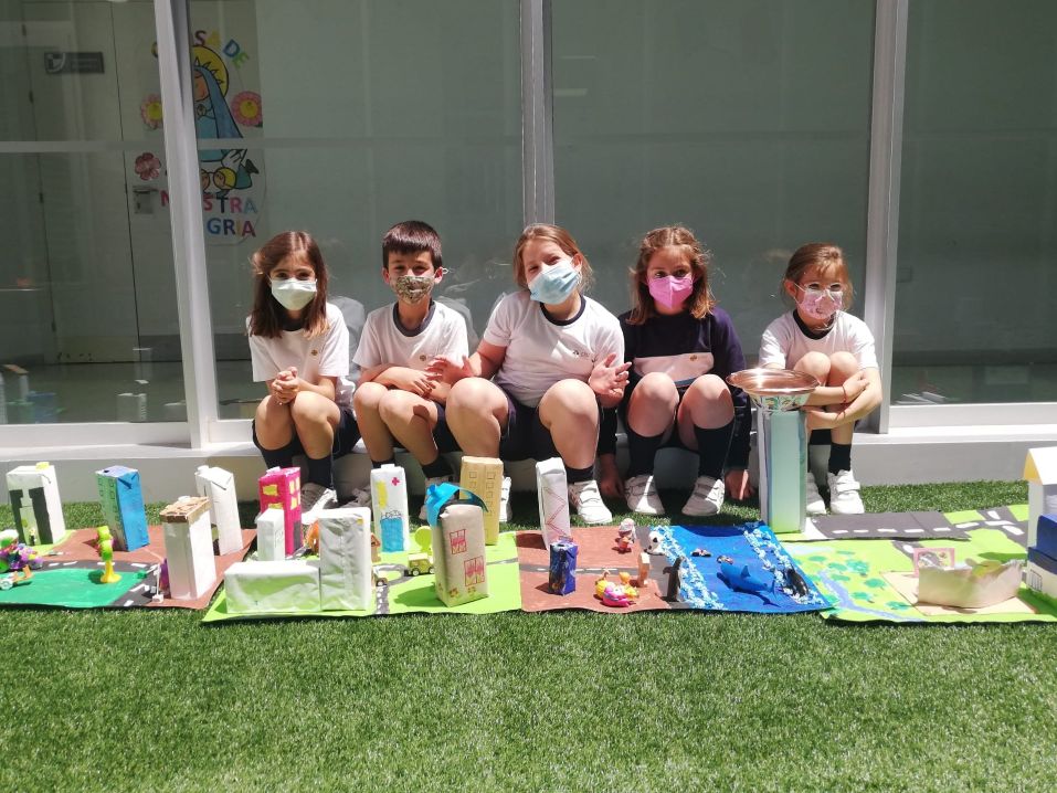 1 IMG 20210514 WA0032 1 • Los alumnos de 3º de Educación Primaria del Colegio CEU San Pablo Sevilla participan en el proyecto Building our city