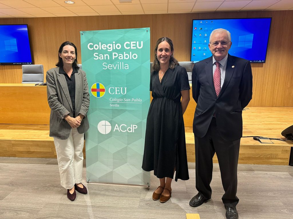 1 IMG 20231023 WA0016 &bull; Primera sesión del curso del Aula de Familia en el Colegio CEU San Pablo Sevilla