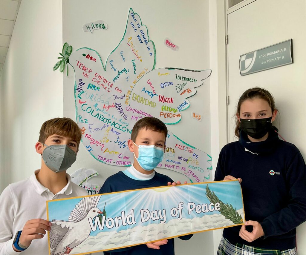 1 IMG 0910 &bull; El Colegio CEU San Pablo Sevilla celebra el Día de la Paz
