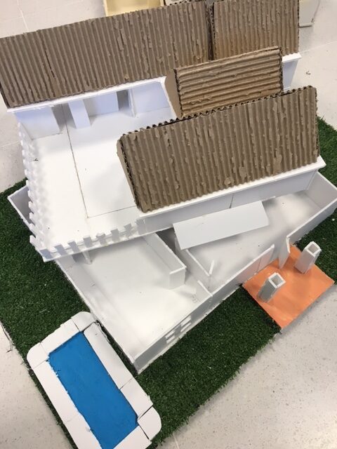 1 IMG 1734 rotated &bull; Alumnos de 1º de ESO del Colegio CEU San Pablo Sevilla presentan sus maquetas de viviendas realizadas para la asignatura Tecnología Aplicada