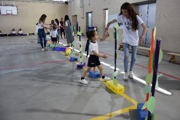 1 PSICO 5 &bull; Alumnos del Ciclo Superior de Educación Infantil del CEP-CEU diseñan una sesión de psicomotricidad con los alumnos del Colegio CEU San Pablo Sevilla