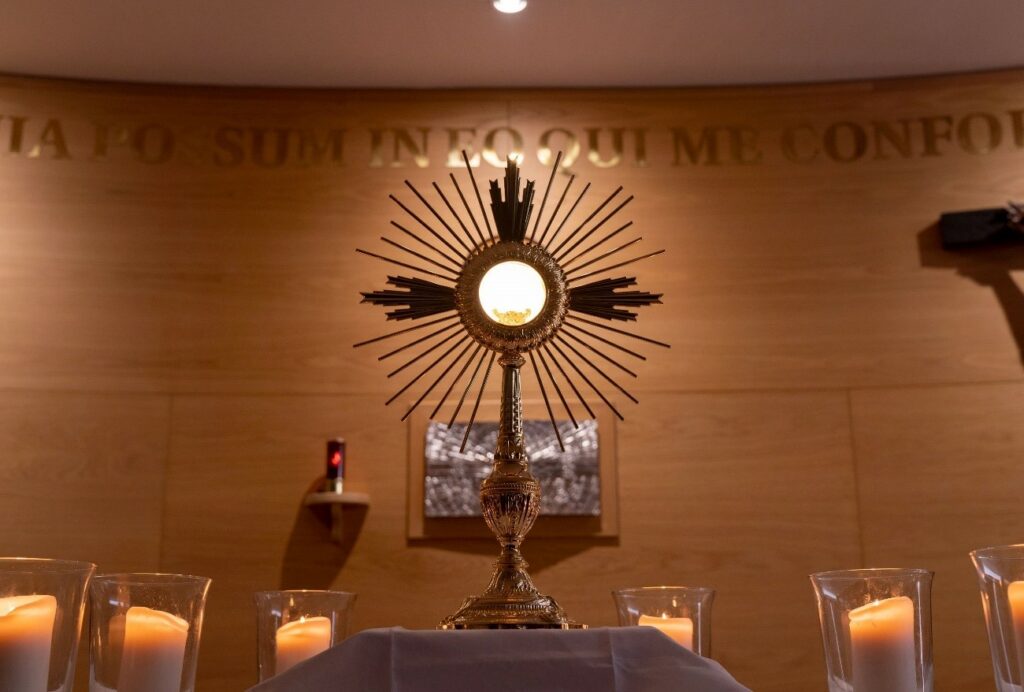 1 adoremus 15feb &bull; CEU Andalucía ofrece su Adoremus de este miércoles por la Paz y por las víctimas del terremoto en Siria y Turquía