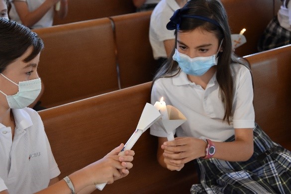 1 bautismo 15 &bull; Los alumnos del Colegio CEU San Pablo Sevilla renuevan sus Promesas del Bautismo