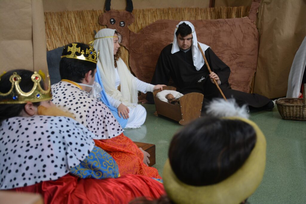 1 belen viviente ceu &bull; CEU Andalucía celebra la llegada de la Navidad