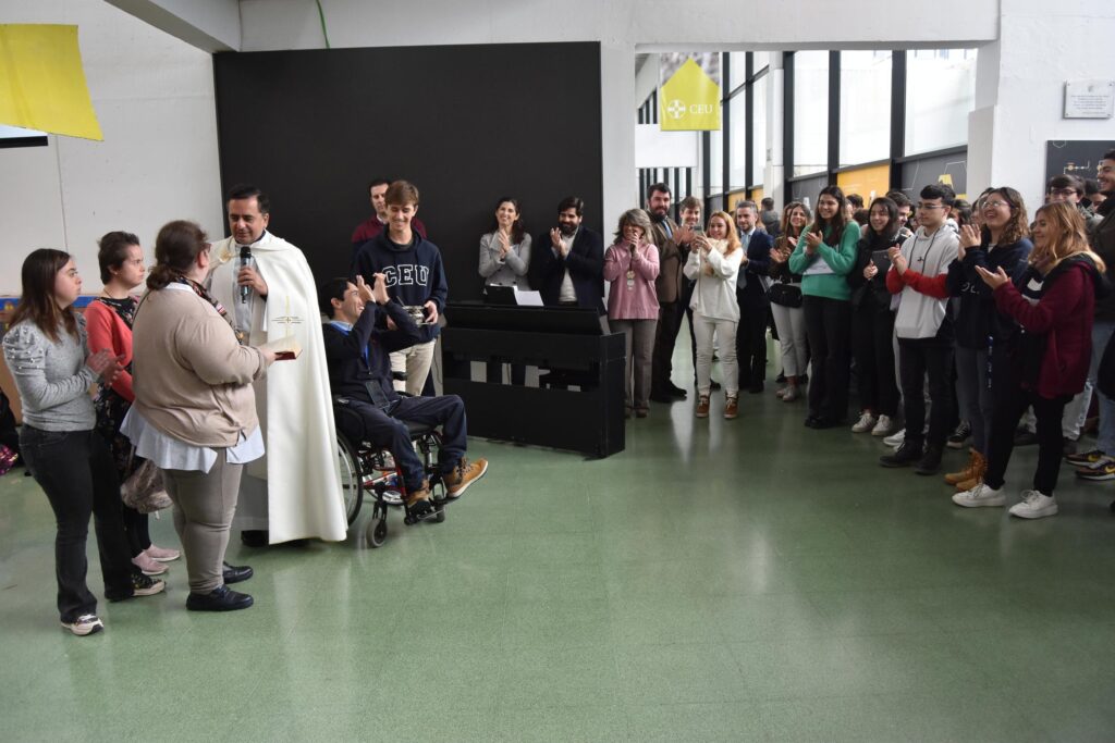 1 bendicion belen ceu &bull; CEU Andalucía celebra la llegada de la Navidad