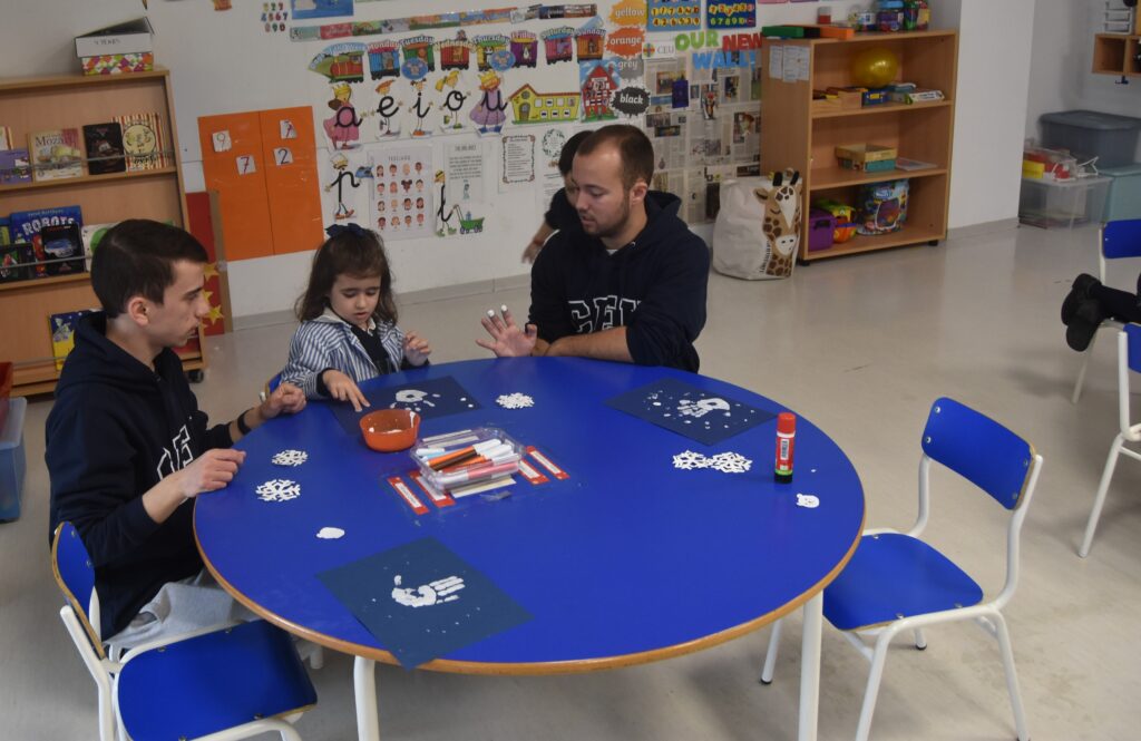 1 ceu fp colegio talleres didacticos • Los alumnos de Educación Infantil del Colegio CEU San Pablo Sevilla participan en unos talleres didácticos organizados por el CEU FP Sevilla
