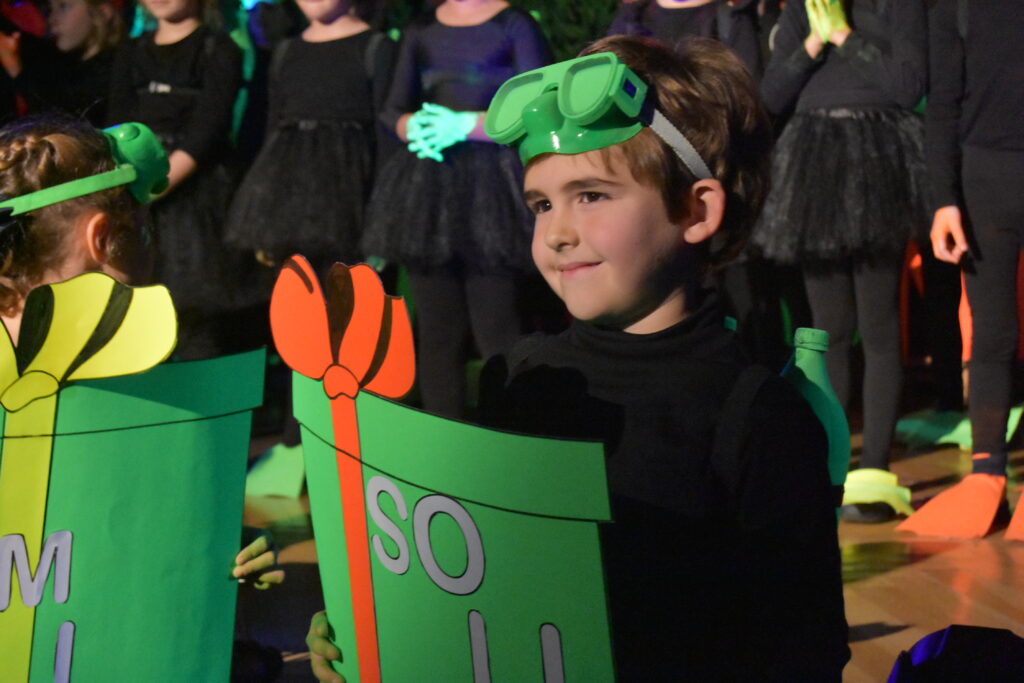 1 colegio ceu regalo • Christmas under the sea, la actuación navideña de los más pequeños del Colegio CEU San Pablo Sevilla