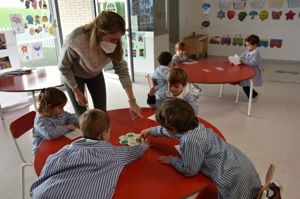 1 infantil ceu sevilla &bull; María Sainz de Rozas, profesora de Educación Infantil del Colegio CEU San Pablo Sevilla: “Ofrecemos al alumno cariño, motivación y confianza, sin renunciar a la exigencia para alcanzar la formación integral de la persona”
