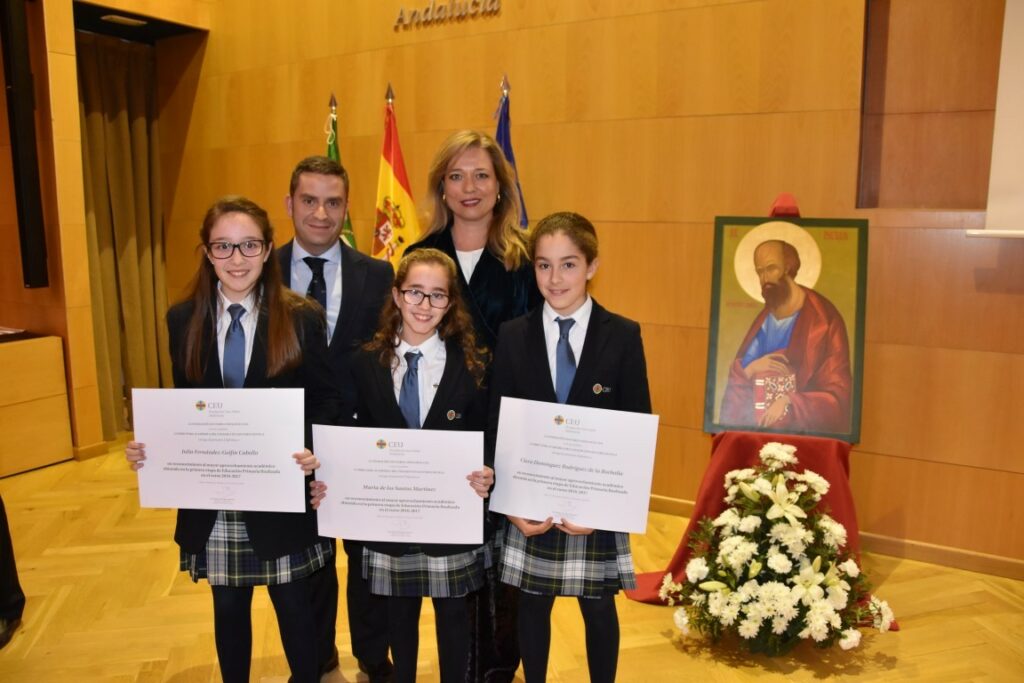 1 julia3 &bull; Julia Fernández-Golfín, alumna del Colegio CEU San Pablo Sevilla: “Los conocimientos adquiridos en estos 10 años son fundamentales, pero son los profesores los que más valor me han aportado en este tiempo”