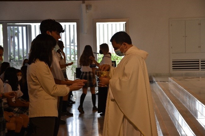1 misa cole 14 &bull; Primera Eucaristía del curso para los alumnos de Secundaria y Bachillerato