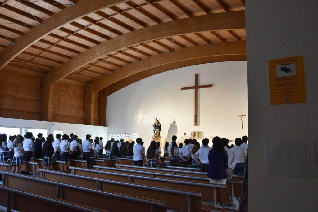 1 misa cole 16 &bull; Primera Eucaristía del curso para los alumnos de Secundaria y Bachillerato