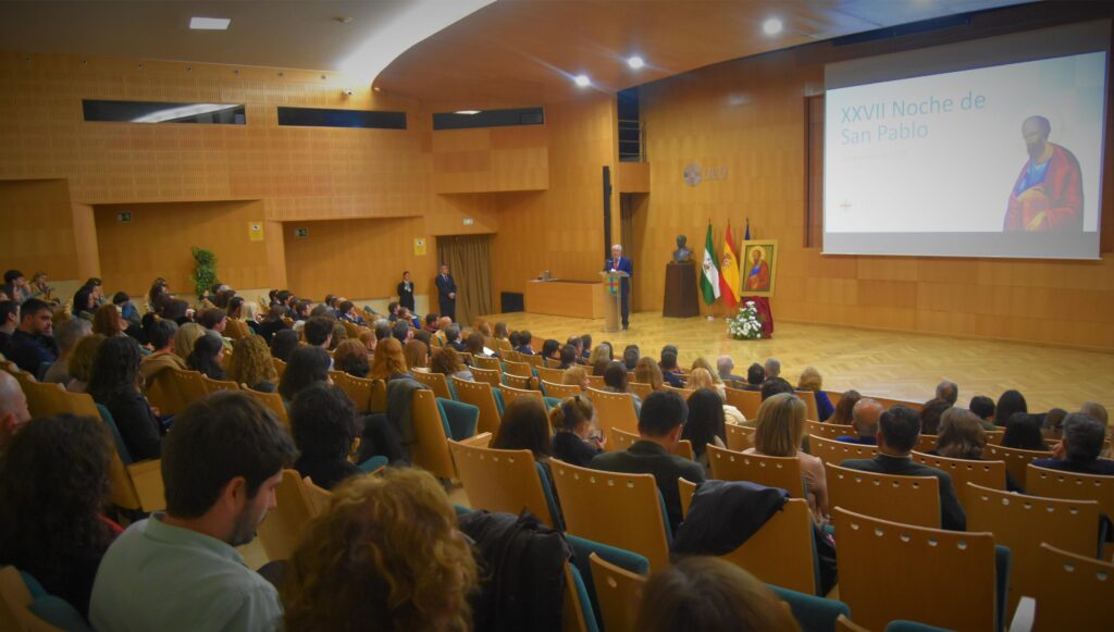 1 san pablo publicogeneral &bull; La XXVII Noche de San Pablo premia el compromiso de su comunidad educativa