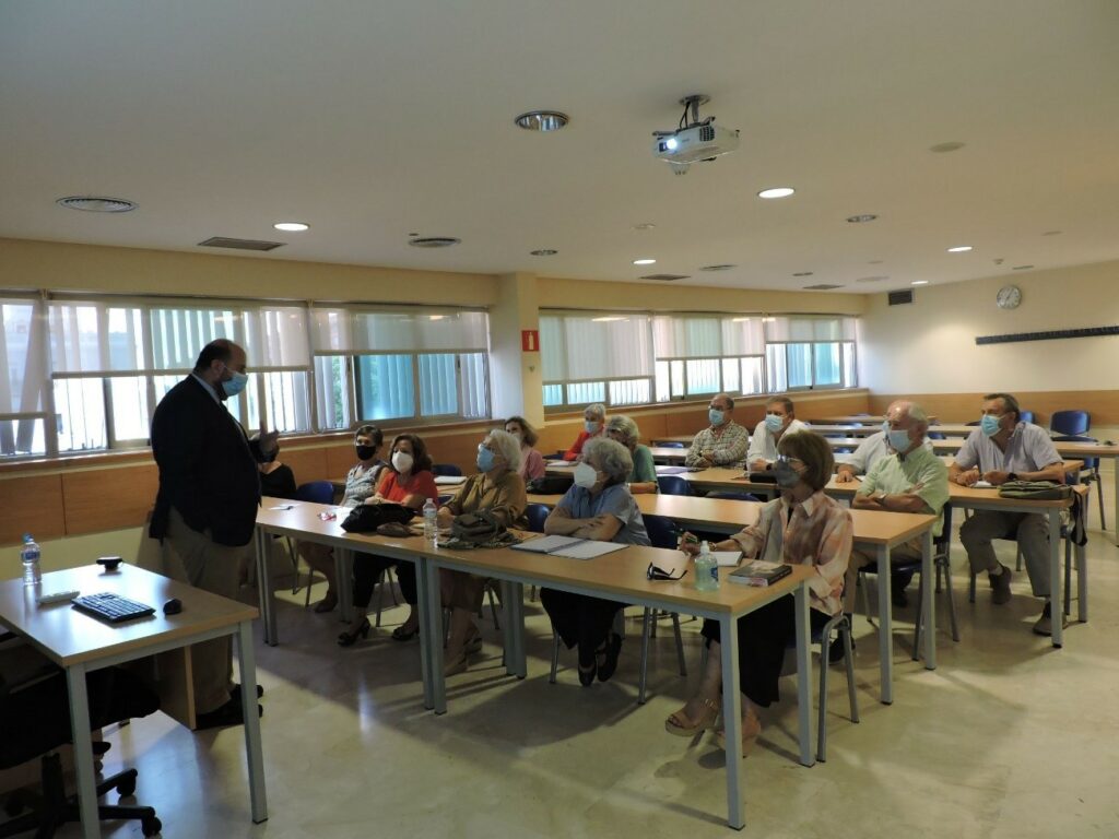 1 vniversitas &bull; CEU Andalucía celebra el Día del Profesor, reconociendo el papel de los docentes en todas las etapas educativas