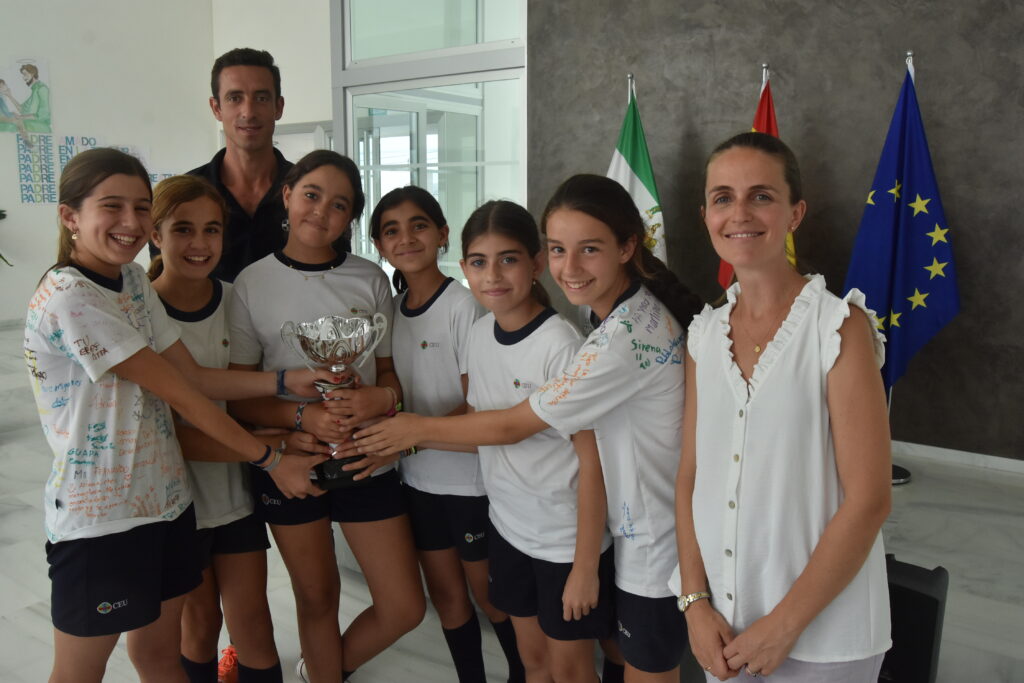1 voleibol • El Summer Camp del Colegio CEU San Pablo Sevilla inicia su nueva edición con un completo programa de actividades
