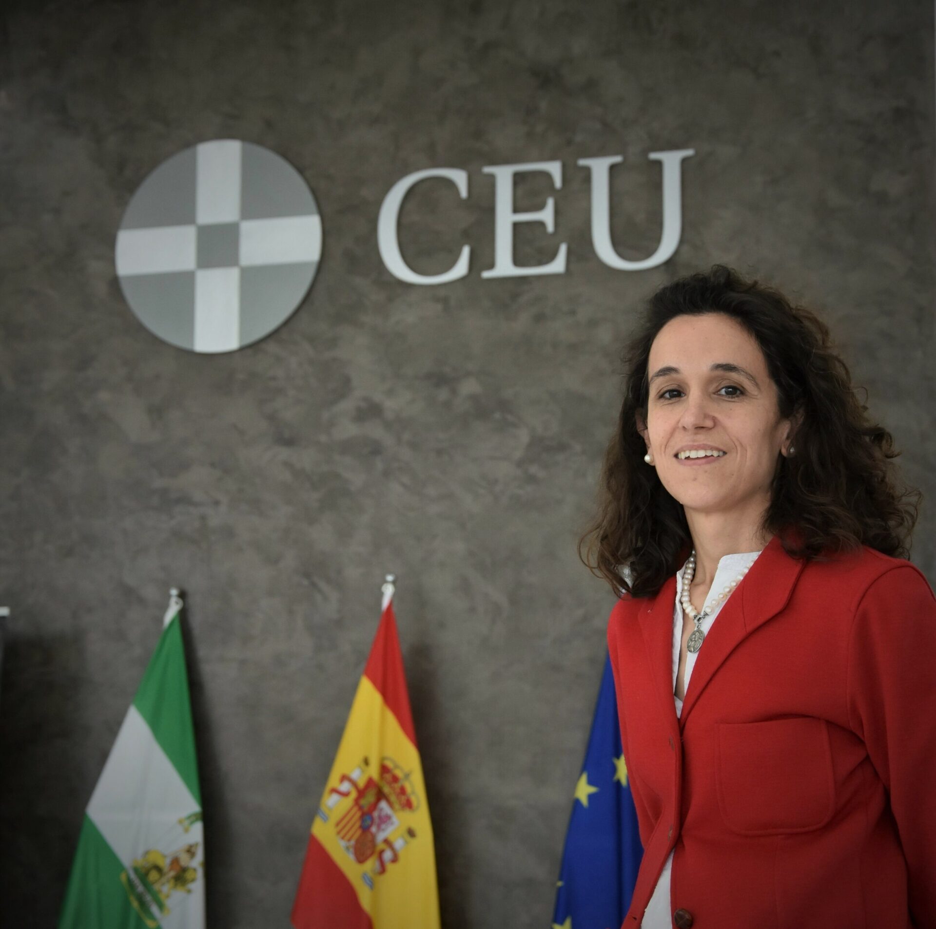 COLEGIO CEU SEVILLA 4 1 scaled &bull; Elena Rodríguez, jefa de Estudios de Bachillerato del Colegio CEU San Pablo Sevilla: “Invitamos a nuestros alumnos a preguntarse cuáles son las aportaciones que sueñan hacer a la sociedad”