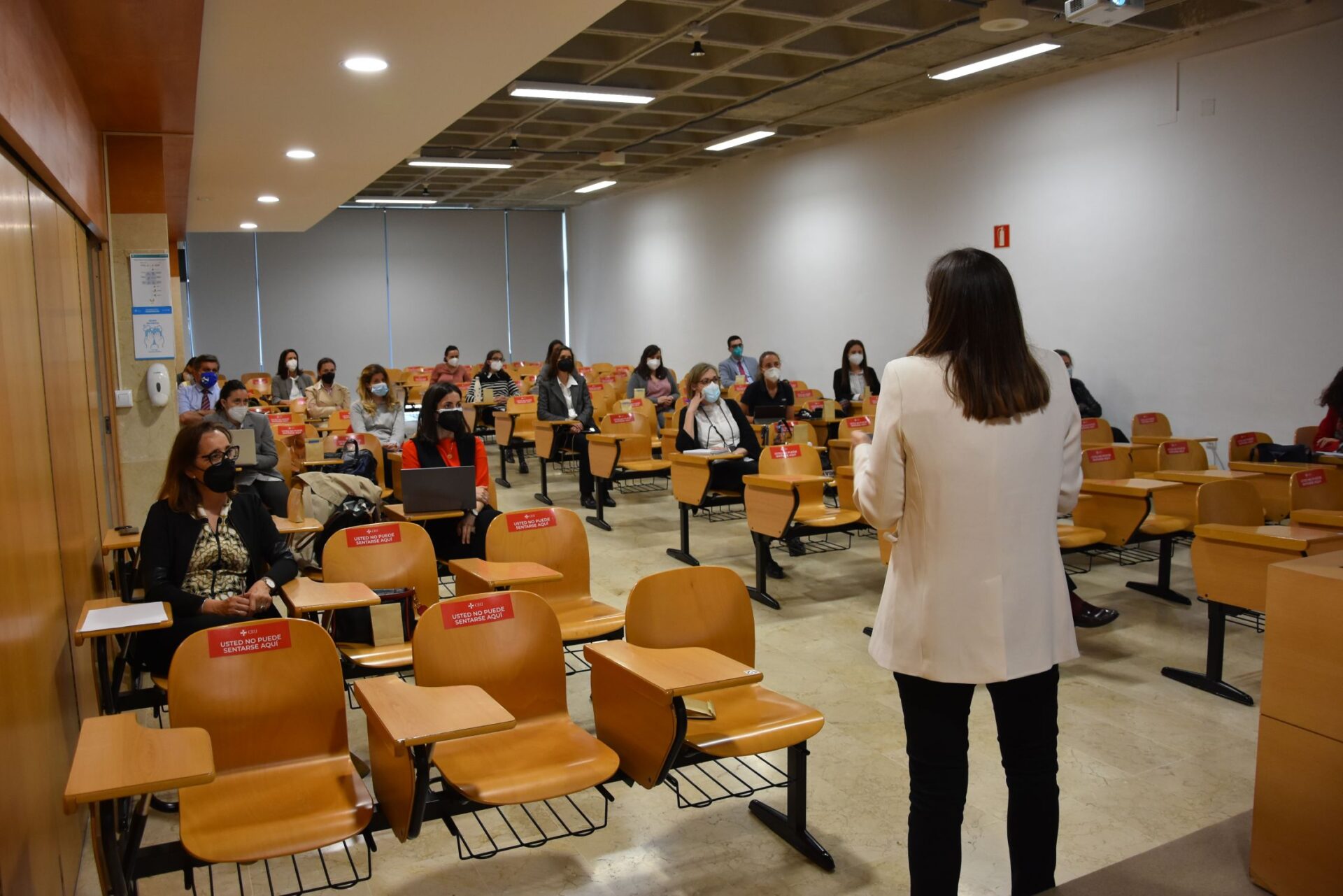 INTELIGENCIA EMOCIONAL CEU 6 1 &bull; Los profesores de Educación Secundaria del Colegio CEU San Pablo Sevilla asisten a un taller sobre inteligencia emocional