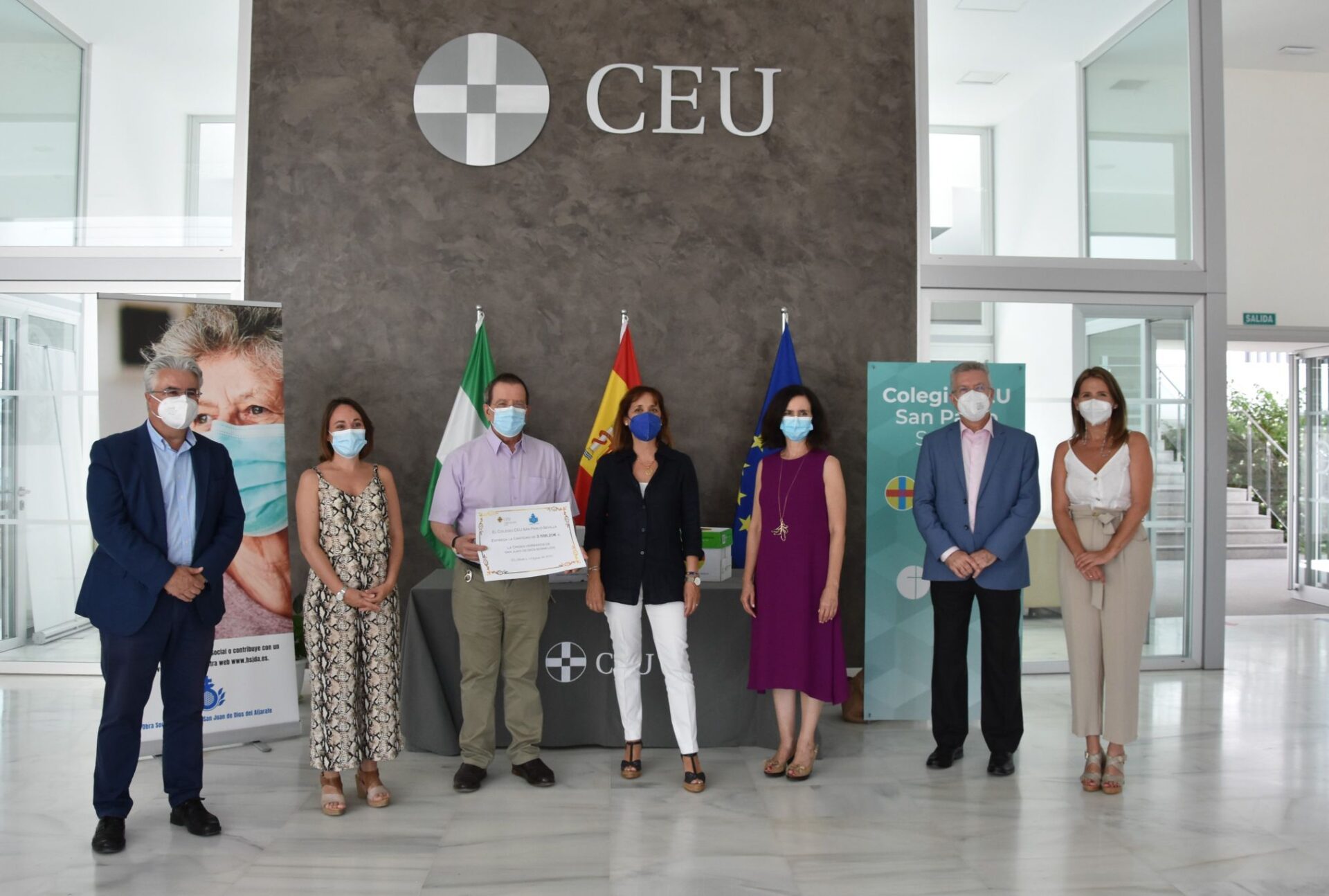 DSC 2932 &bull; El Colegio CEU San Pablo Sevilla entrega lo recaudado en la “I Campaña CEU Pulseras Solidarias” a la Obra Social del Hospital San Juan de Dios del Aljarafe