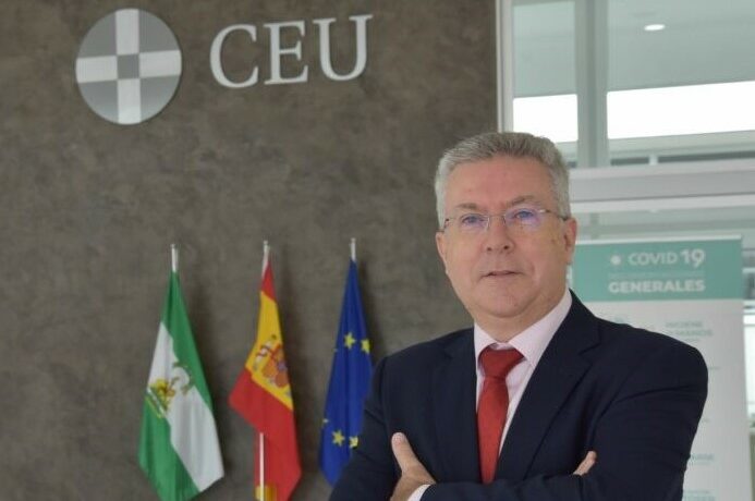 andres contreras e1632898367561 &bull; Andrés Contreras, subdirector del Colegio CEU San Pablo Sevilla: “El Excellence Program en Bachillerato supone concretar la formación integral del alumno en un enriquecimiento real de su CV”