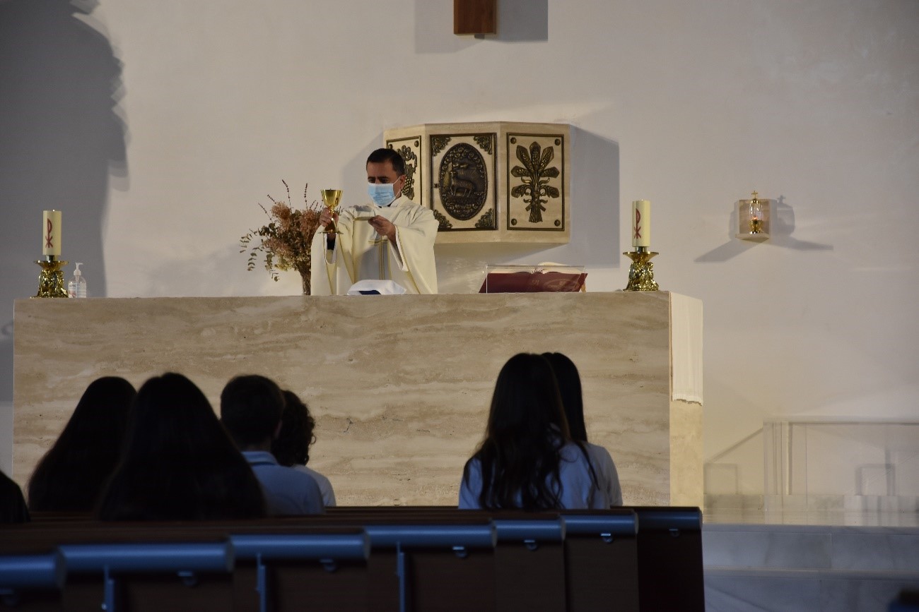 misa cole 1 &bull; Primera Eucaristía del curso para los alumnos de Secundaria y Bachillerato