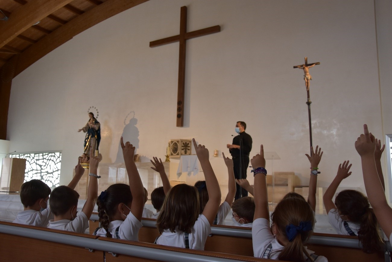rito paso 1 &bull; El equipo de Pastoral del Colegio CEU San Pablo Sevilla organiza por primera vez el ‘Rito de Paso’
