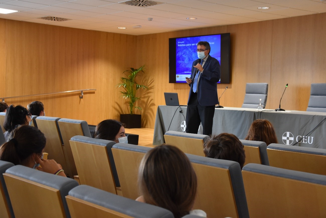 ep cole 1 &bull; Los alumnos de Bachillerato del Colegio CEU San Pablo Sevilla participan por primera vez en el Excellence Program