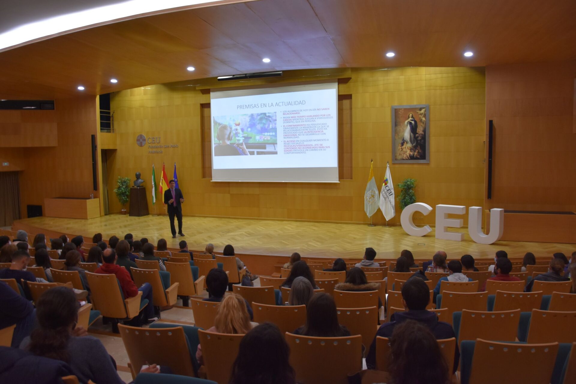 DSC 7808 &bull; ‘Acoso escolar: prevención e intervención’, en los Miércoles Culturales de CEU Andalucía