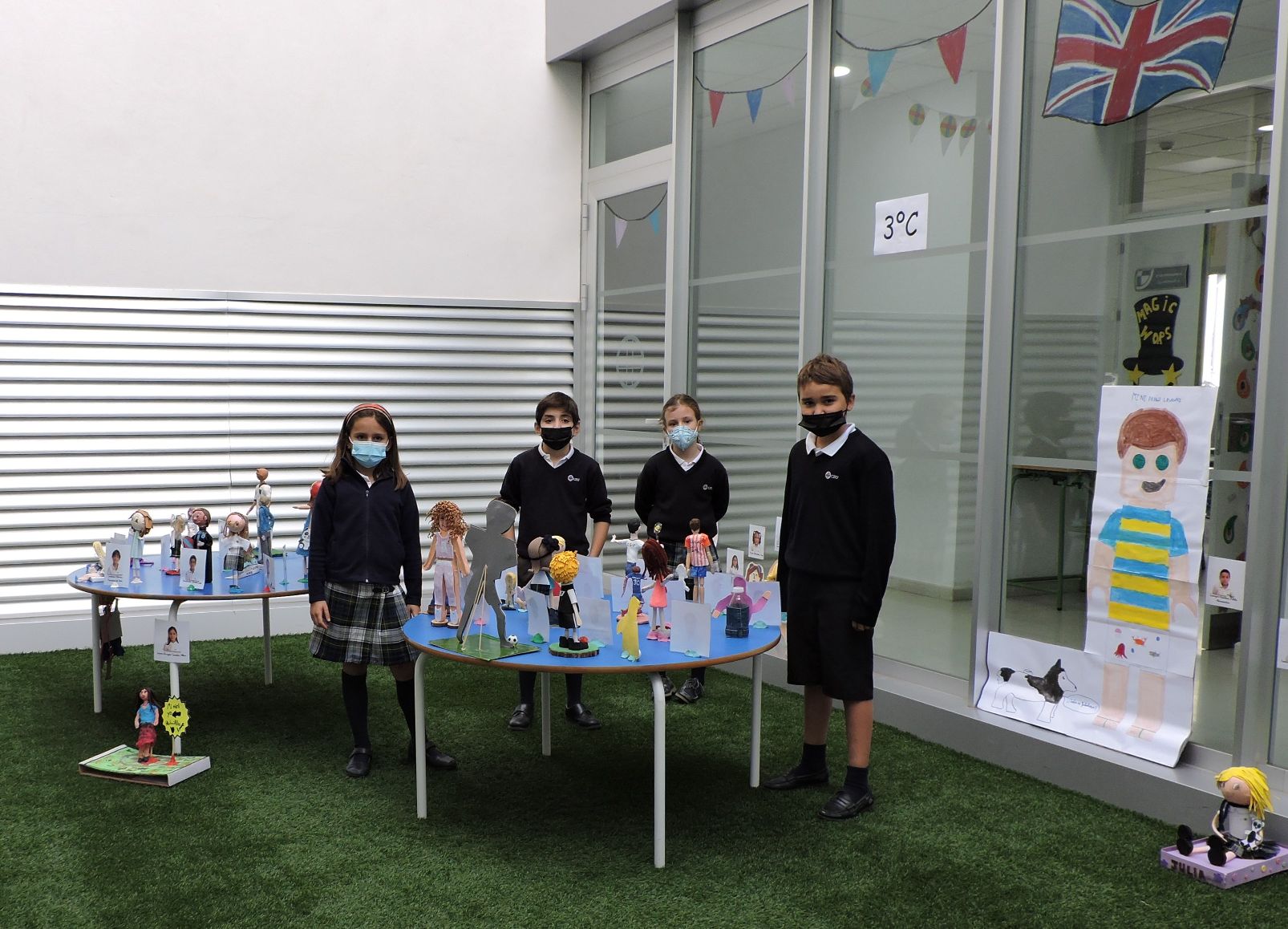 DSCN5652 &bull; Los alumnos de 3º de Educación Primaria del Colegio CEU San Pablo Sevilla llevan a cabo el Proyecto MiniYo, enmarcado en la asignatura de Lengua