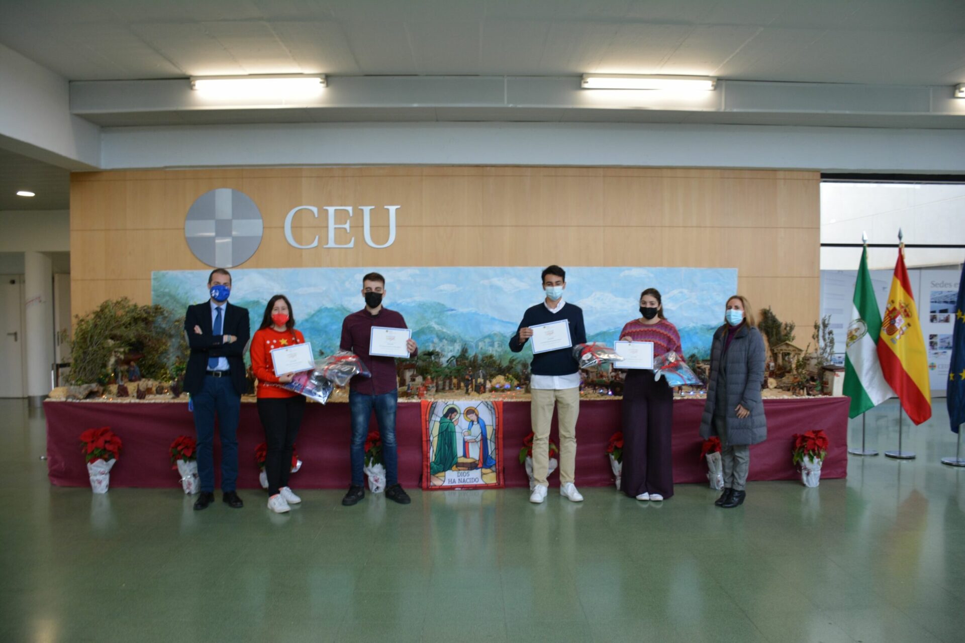 DSC 0073 scaled &bull; CEU Andalucía entregó los premios de la II edición del Certamen de Navidad 2021 a sus alumnos