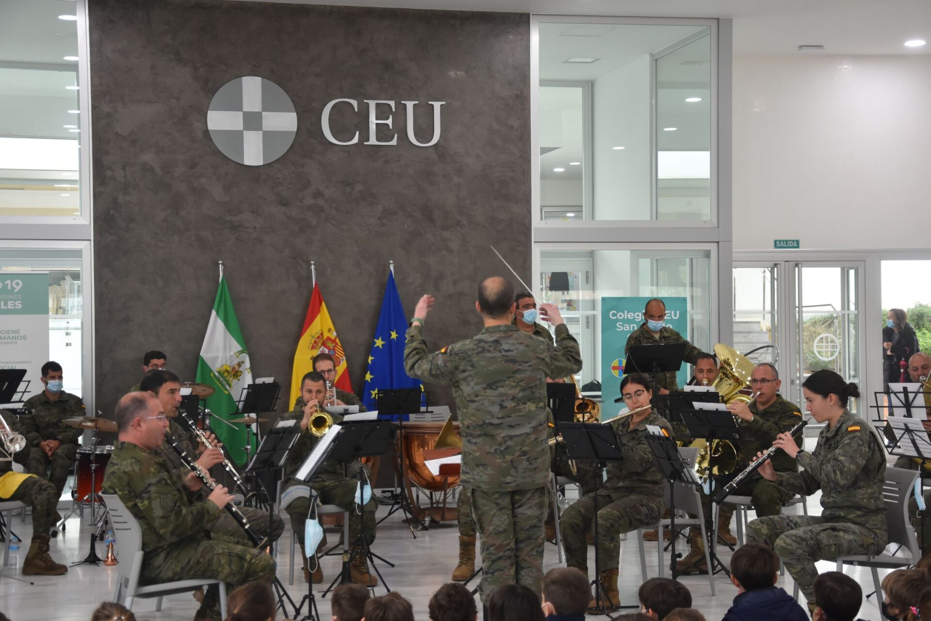 DSC 9363 &bull; Concierto de Cuaresma en el del Colegio de CEU San Pablo Sevilla, a cargo de la Banda de Capitanía