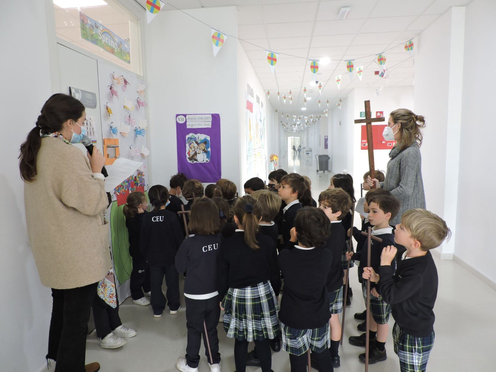 DSCN7605 &bull; Vía Crucis en el Colegio CEU San Pablo Sevilla para los alumnos de Educación Infantil y Primaria