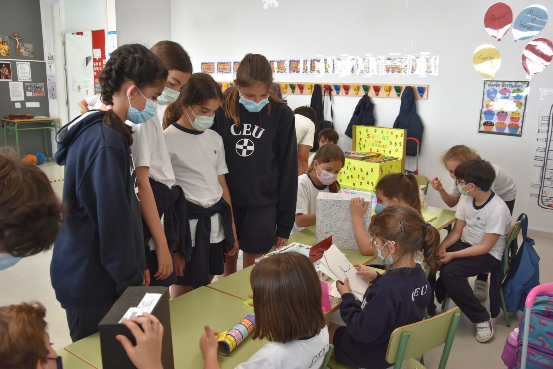 DSC 3779 &bull; Los alumnos de Educación Primaria del Colegio CEU San Pablo Sevilla participan en la I Feria Matemática del centro