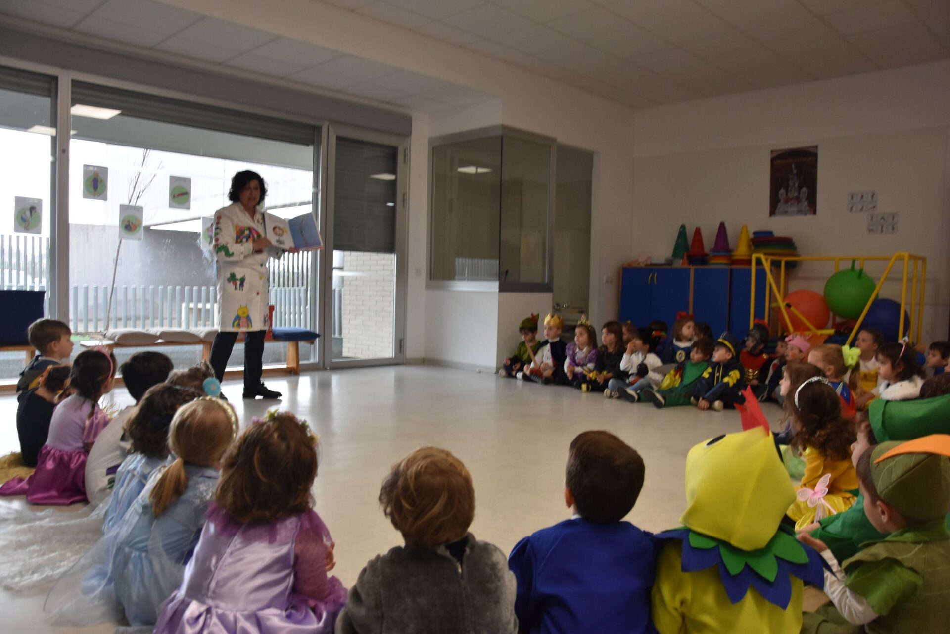 DSC 4630 2 &bull; Alumnos del Colegio CEU San Pablo Sevilla celebran el Día del Cuento