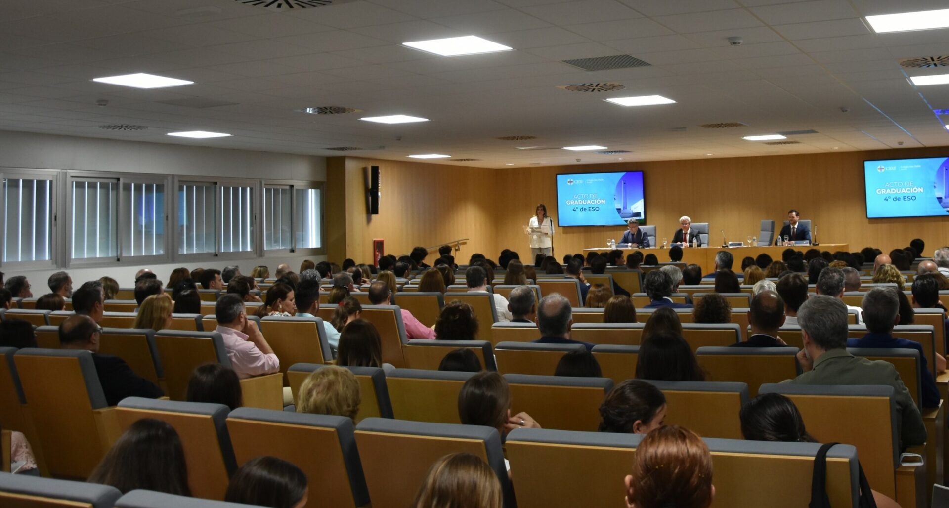 DSC 3523 scaled &bull; El Colegio CEU San Pablo Sevilla celebra el acto de graduación de los alumnos de 4º de ESO