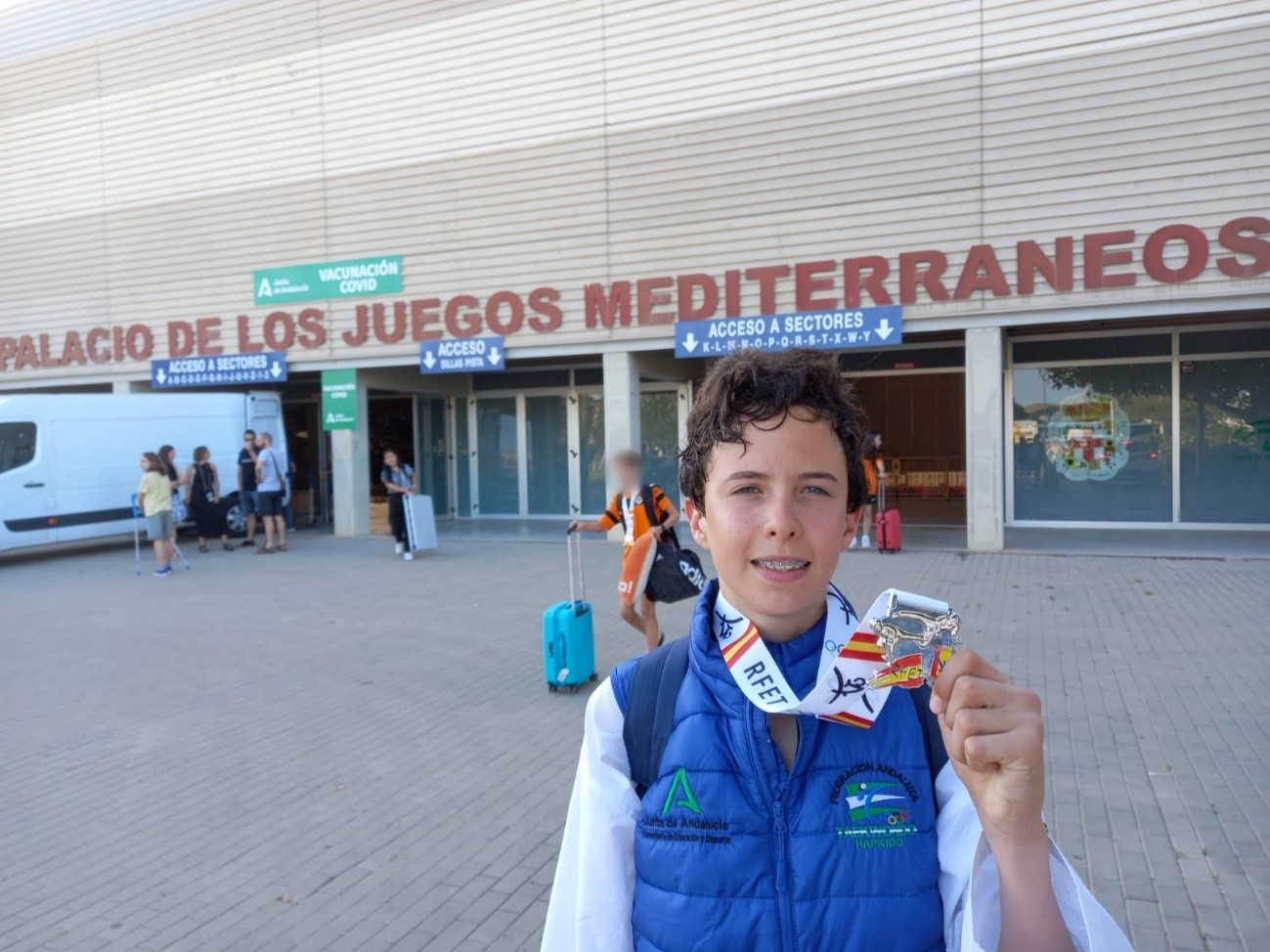 enrique poblador &bull; Enrique Poblador, alumno del Colegio CEU San Pablo Sevilla, medalla de plata en el Campeonato Nacional de Taekwondo