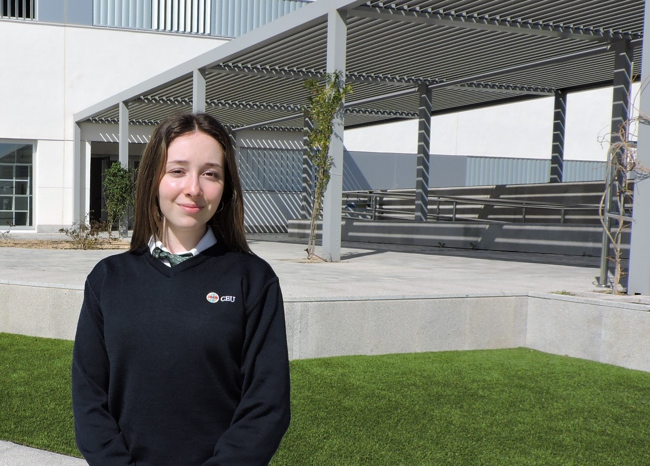 julia &bull; Julia Fernández-Golfín, alumna del Colegio CEU San Pablo Sevilla: “Los conocimientos adquiridos en estos 10 años son fundamentales, pero son los profesores los que más valor me han aportado en este tiempo”