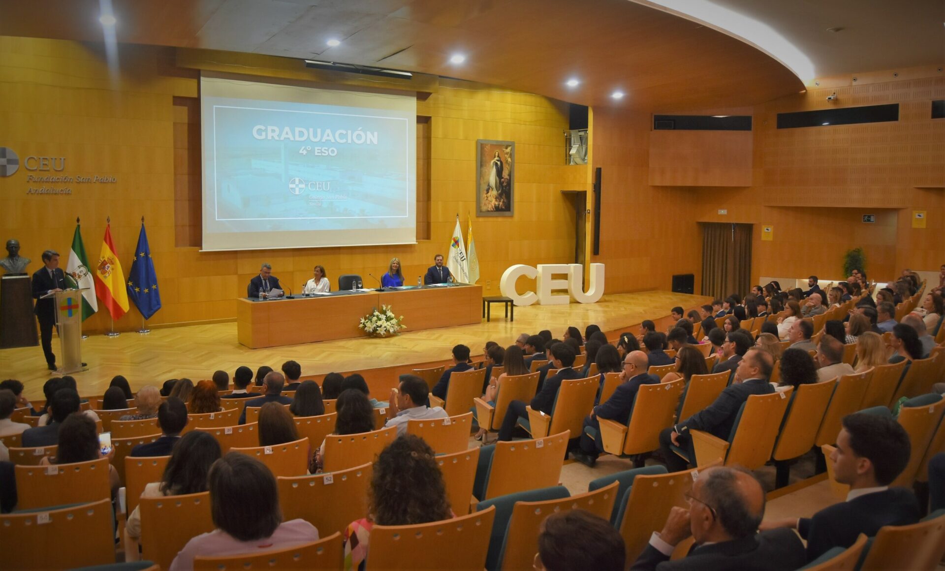 DSC 9624 scaled &bull; Los alumnos de 4º de ESO del Colegio CEU San Pablo Sevilla celebran el fin de una etapa en su acto de graduación
