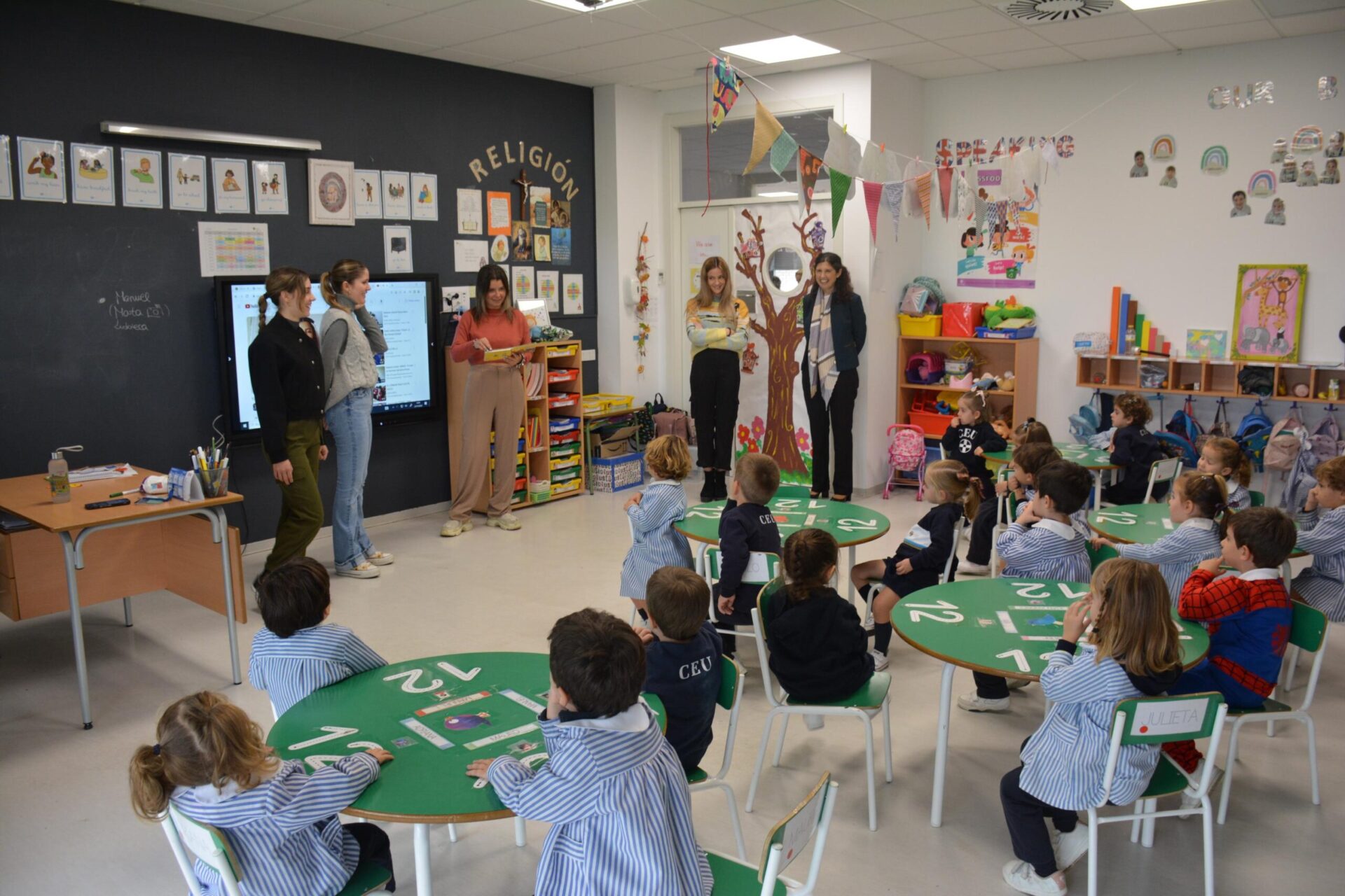 actividad musical aula 1 scaled &bull; La música, motor didáctico en CEU Andalucía