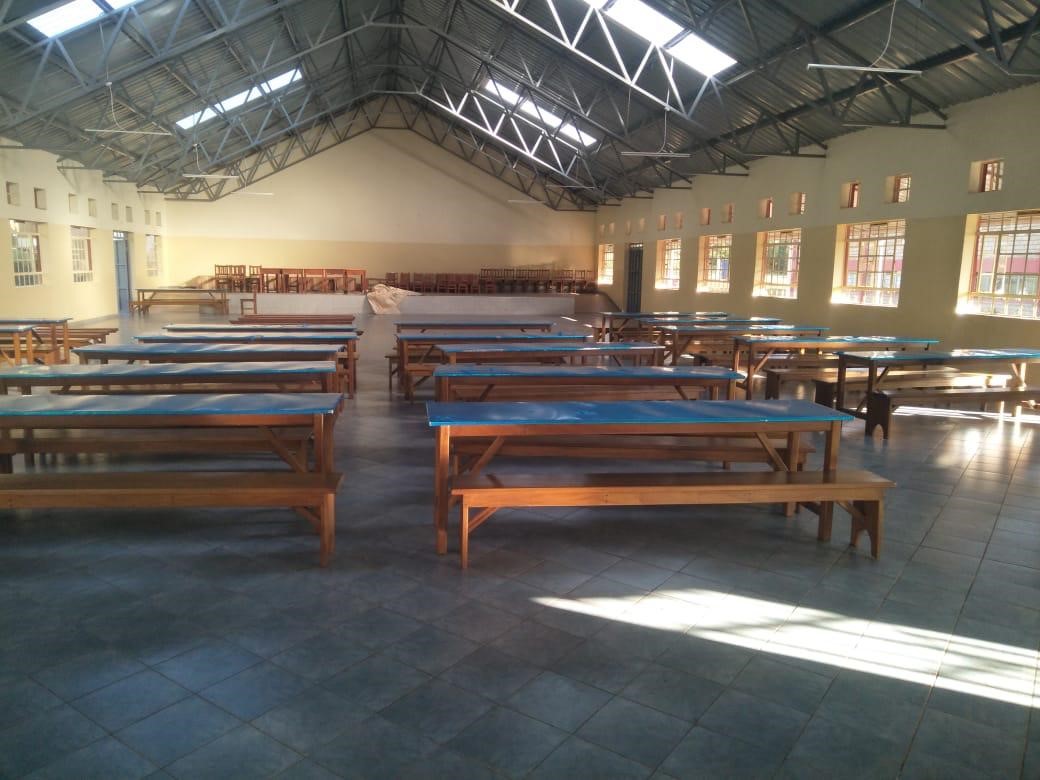 mesa comedor kenia &bull; El Colegio Our Lady Help of Christians School de Nairobi (Kenia) avanza en el equipamiento de su comedor escolar