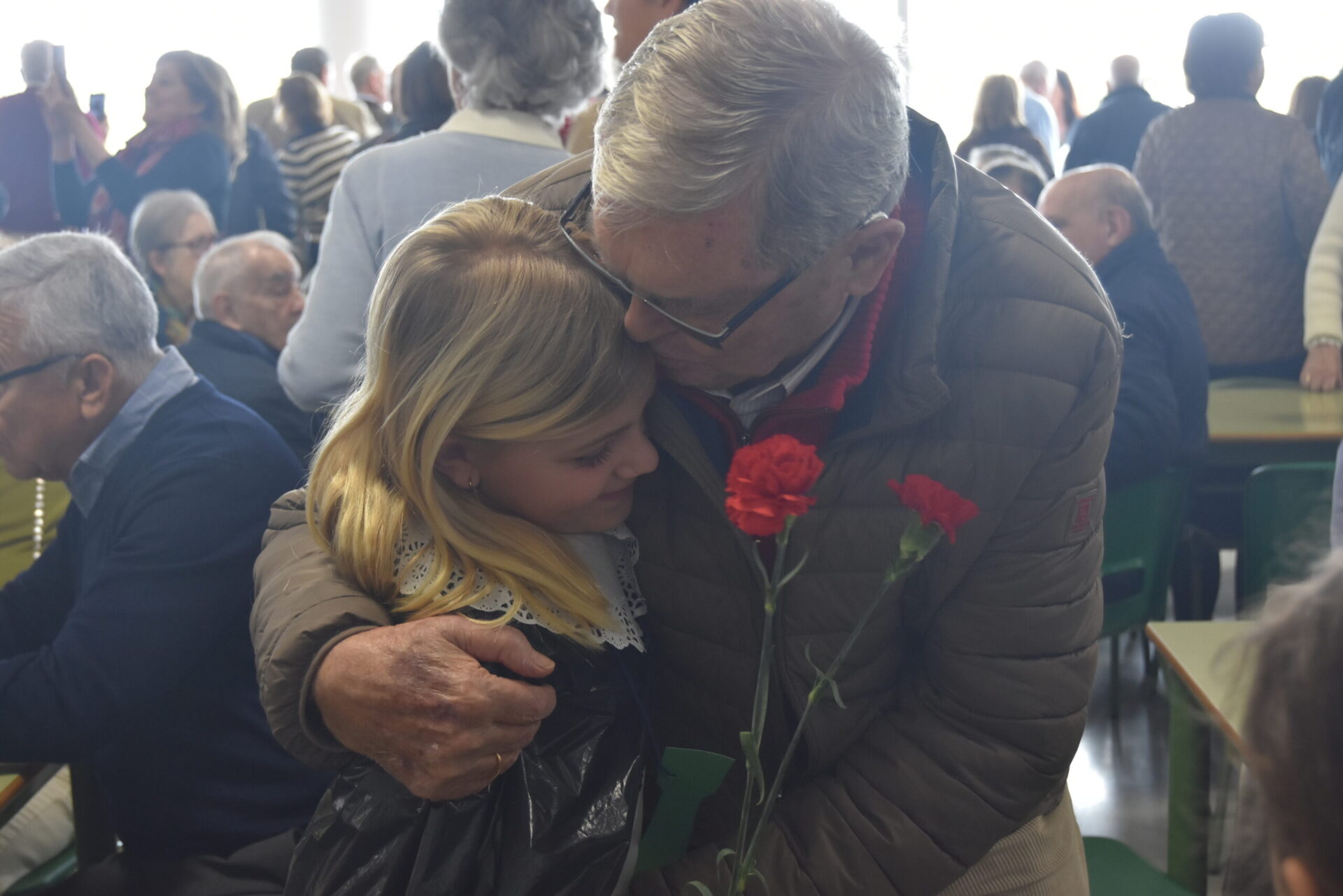 abuelos colegio ceu sevilla scaled &bull; ¡Qué sería de nosotros sin ellos! Día de los Abuelos en el Colegio CEU San Pablo Sevilla