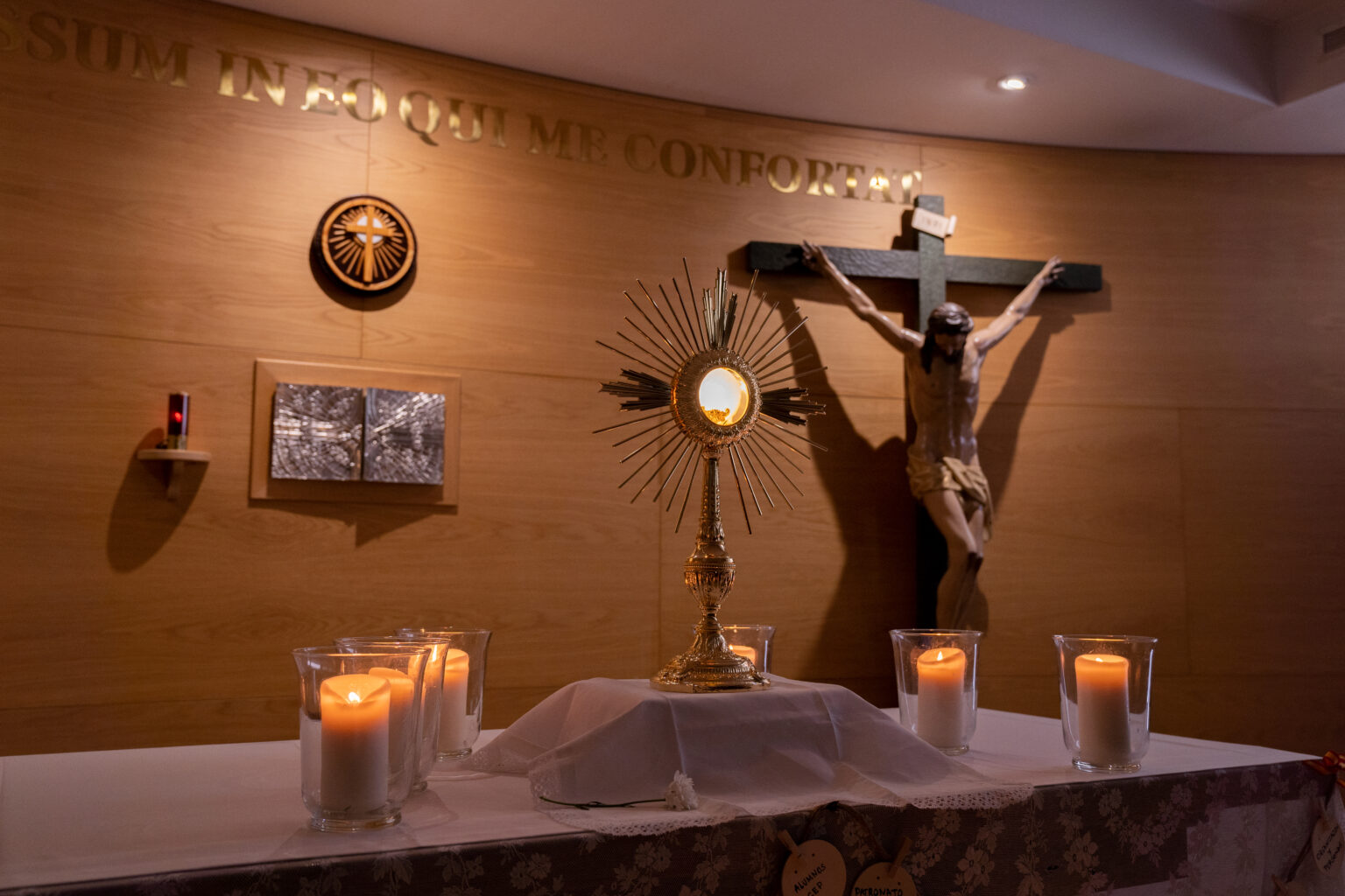adoremus 13 marzo 2024 &bull; ‘Caminemos en una vida nueva’, nuevo  Miércoles Eucarístico Adoremus