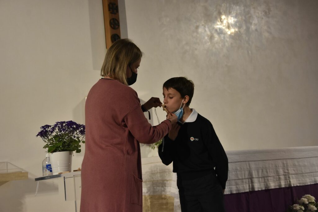 2 DSC 0031 &bull; Ceremonia de renovación de la Promesas del Bautismo en el Colegio CEU San Pablo sevilla