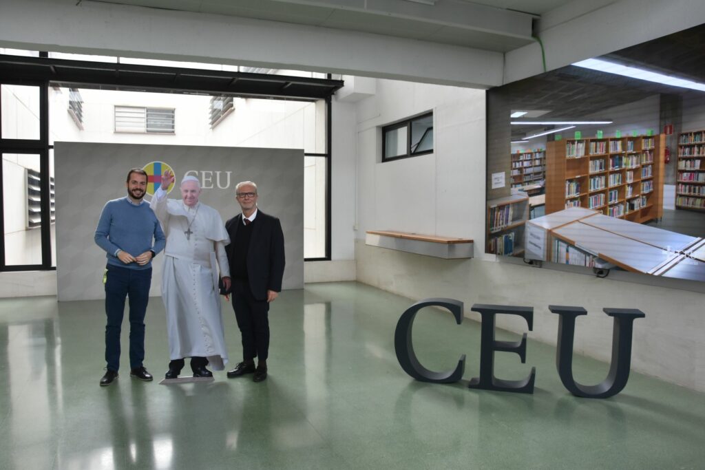 2 DSC 3547 &bull; CEU Andalucía conmemora el 10º aniversario de la elección del Papa Francisco