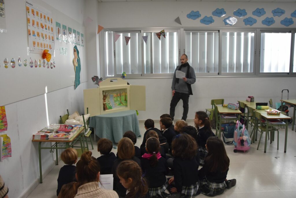 2 DSC 8156 &bull; Alumnos del Centro de Estudios Profesionales CEU llevan a cabo la actividad ‘Storytelling: workshop’ en el Colegio CEU San Pablo Sevilla